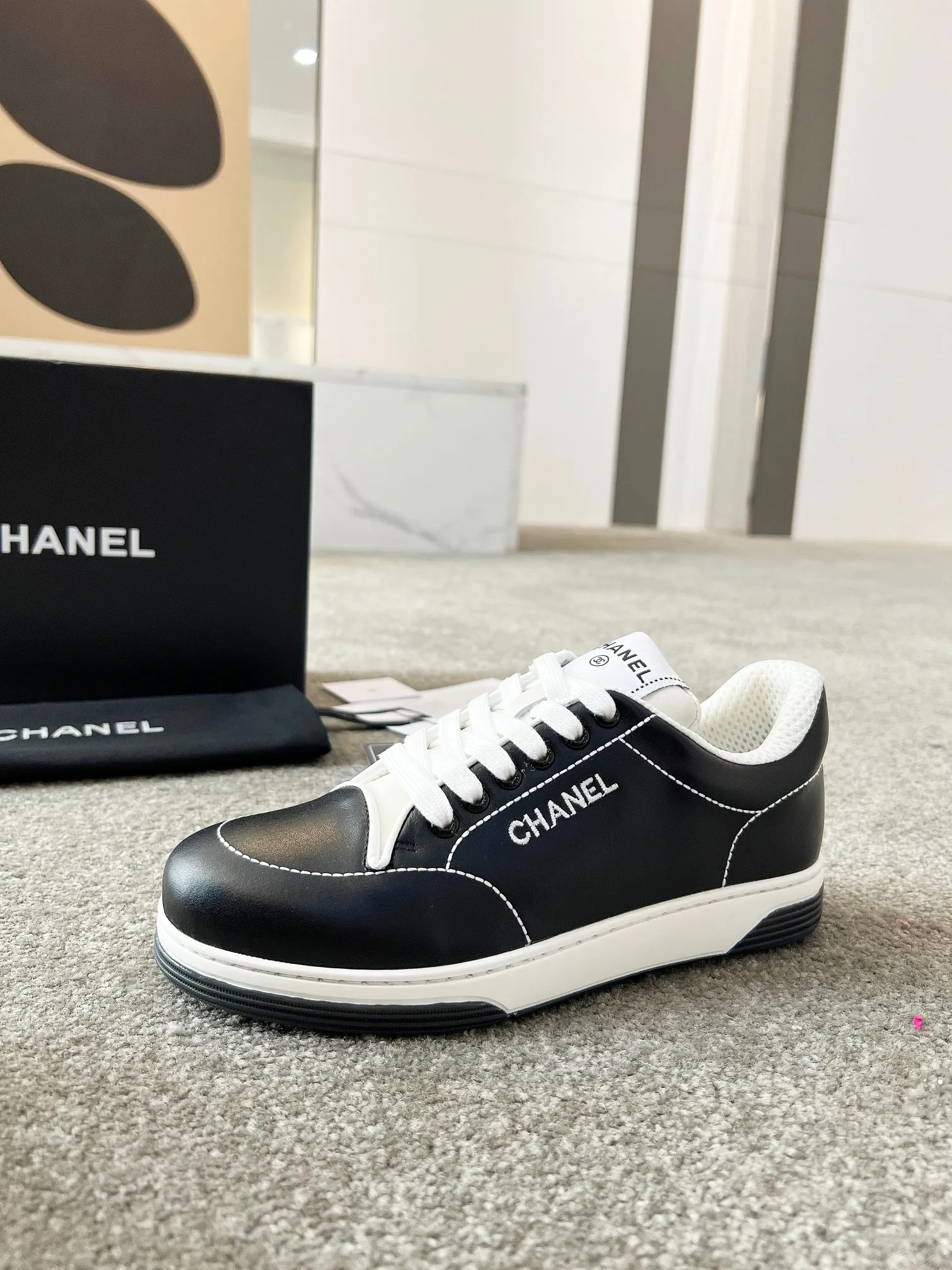 👟👟Ex-factory price 560👟👟 Chanel 2025c new casual sports shoes and sneakers, super beautiful color, very versatile, super comfortable, full of little fragrance, classic, durable and versatile, (cowhide, original outsole, good resilience) Size: 35-40
